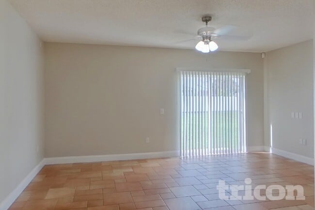 Photo - 1141 Doncaster Ct