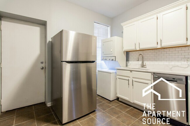 Photo - 3036 N Seminary Ave Unit 1Front