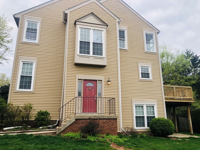 Basement apartment located in this town house - 46808 Trumpet Cir Apartment
