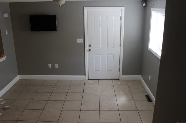Photo - 142 Park St Unit 2