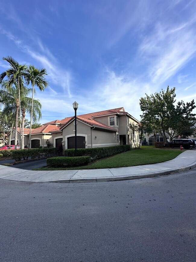 Photo - 991 Sevilla Cir