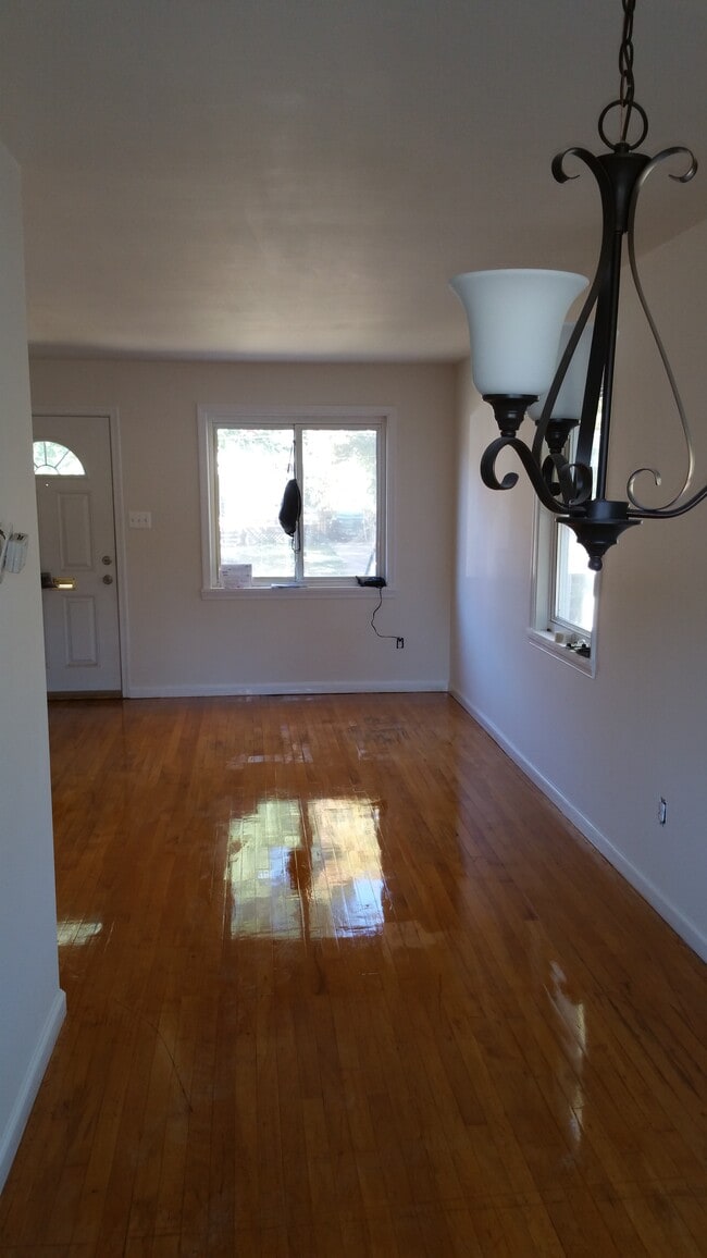 Building Photo - 5651 Fenwick Drive