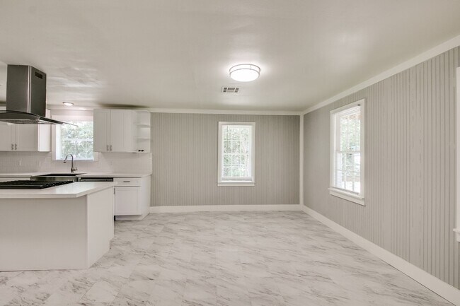 Photo - 3901 McKinney Dr