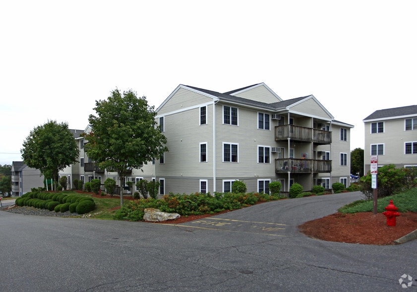 The Residences at Summit Pointe Apartments For Rent in Manchester, NH
