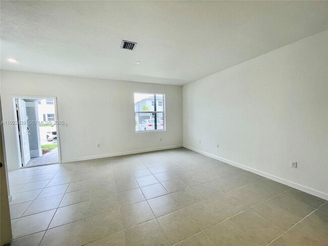 Photo - 1141 SE 2nd St