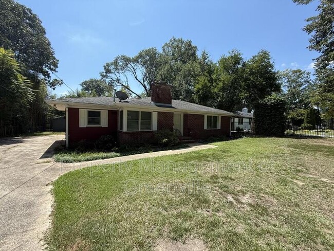 Photo - 205 W Lee Rd