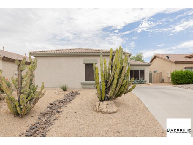Photo - Stunning 4/2 Phoenix House!