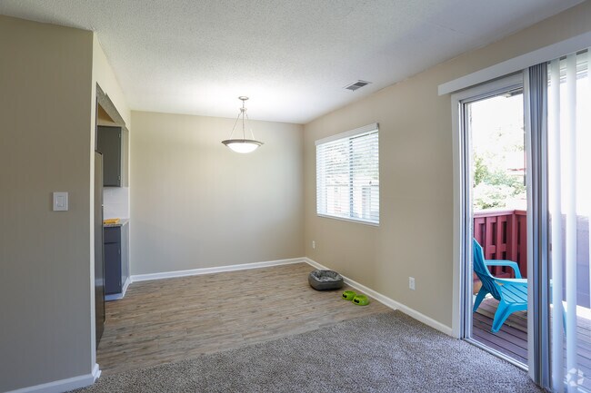 1BR, 1BA - 720 SF