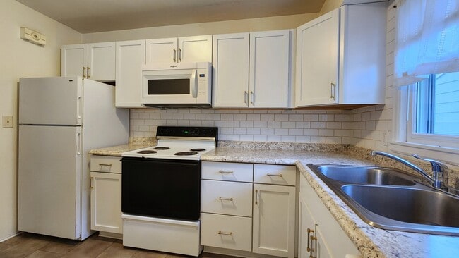 Photo - 1401 7th St N