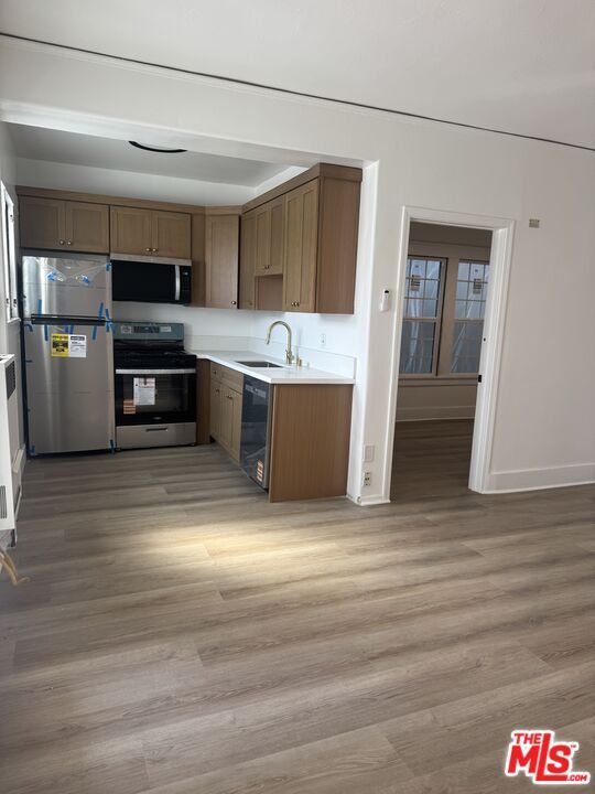 Building Photo - 842 S Berendo St Unit 3 Rental