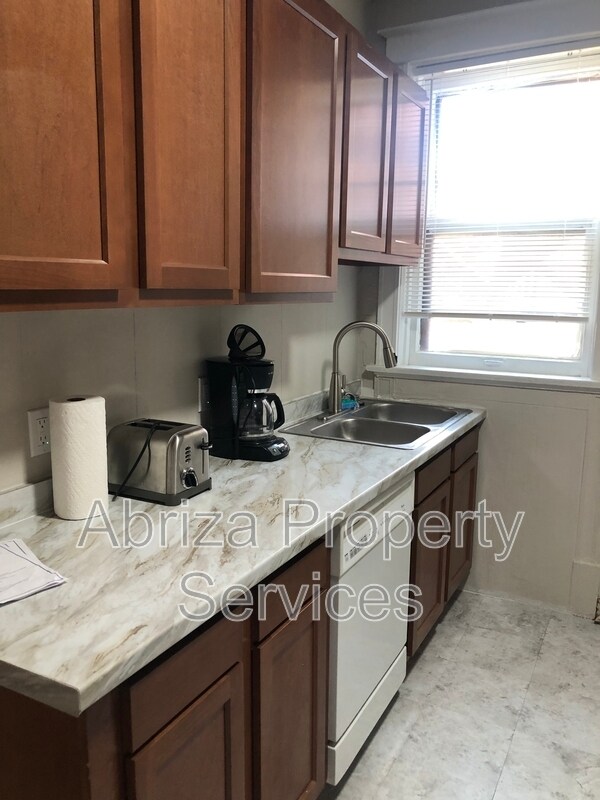 Photo - 3801 Lafayette Ave Unit 1W