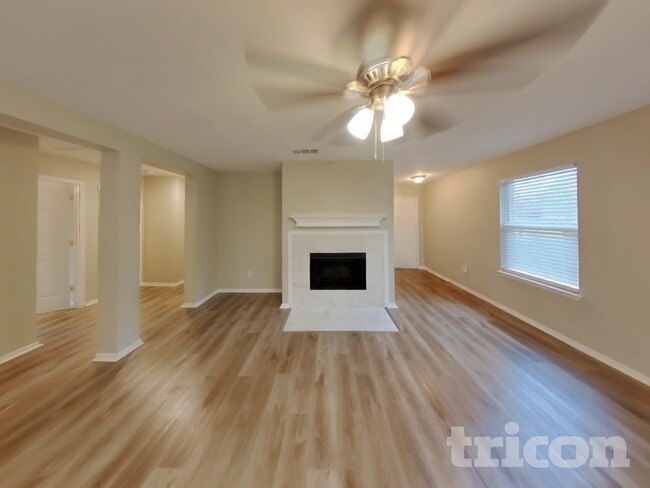 612 Rockbrook Dr