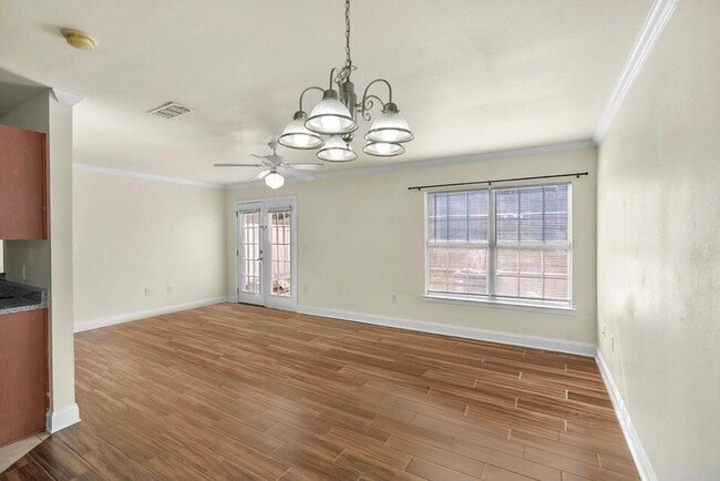 Photo - 506 Wingspan Way