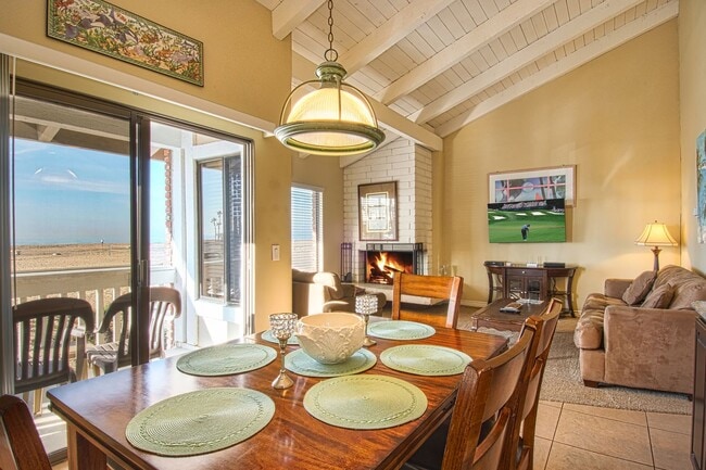 Photo - 414 E Oceanfront Unidad B
