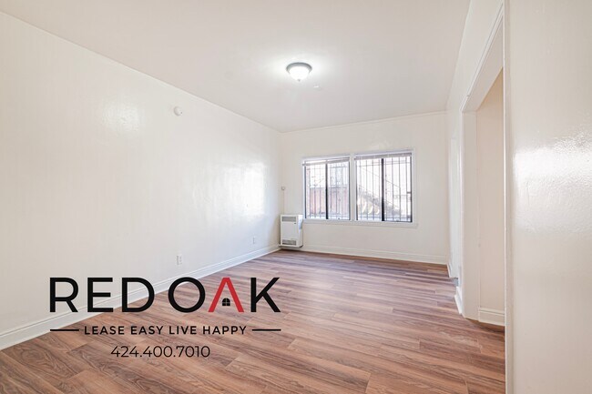 Photo - 2850 1/4 Leeward Ave-107 Unidad 107