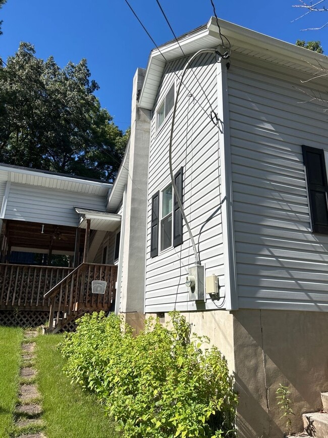 3035 Trent Rd SE