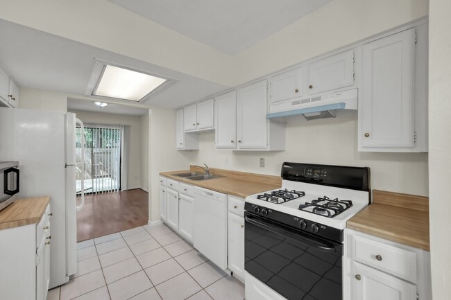 Photo - 26 Willowwood Cir