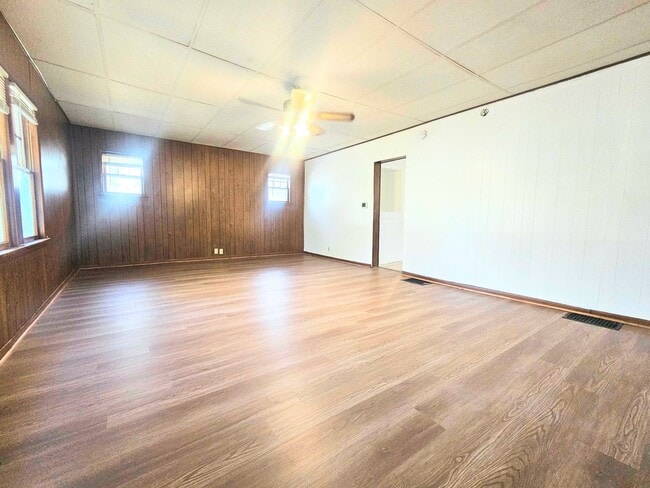 Photo - Spacious 2 Bed, 1 Bath