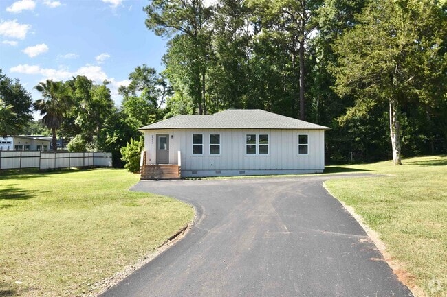 Building Photo - 2372 Lake Hall Rd Rental