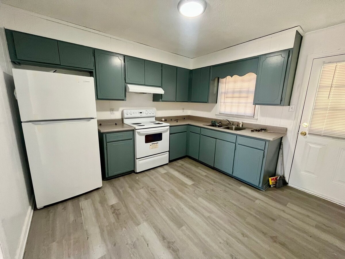 Photo - 2409 University Dr Unidad C