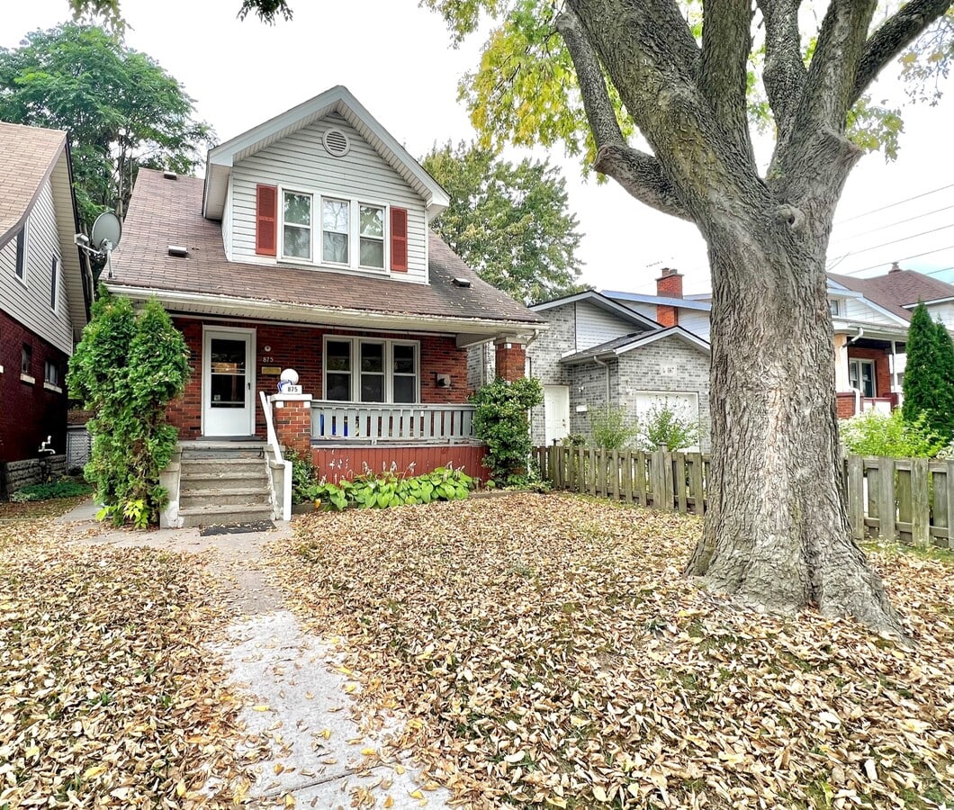 Photo - 875 Curry Ave