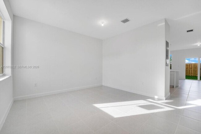 Photo - 2619 SE 28th Dr