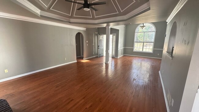 Photo - 212 Towler Dr