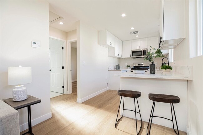 Photo - 8879 Morehart Ave