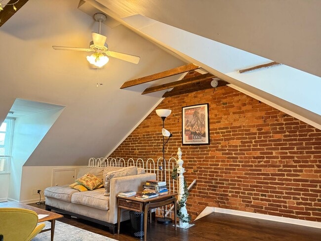 Building Photo - 141 N Plum St Unit Apt. 2, 2nd Fl.
