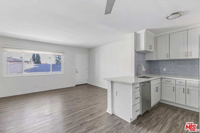 Building Photo - 1323 11th St Unit 6