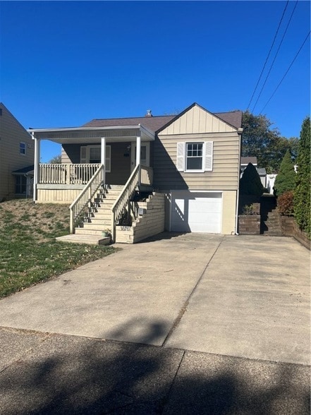 Photo - 1676 2nd St