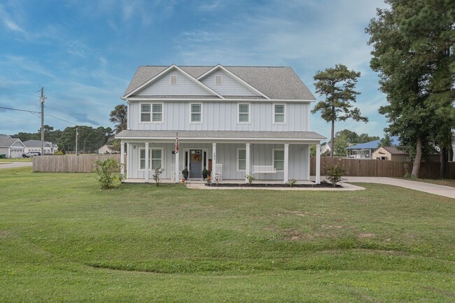 Building Photo - Coastal Elegance on a Spacious Corner Lot in Kings Harbor