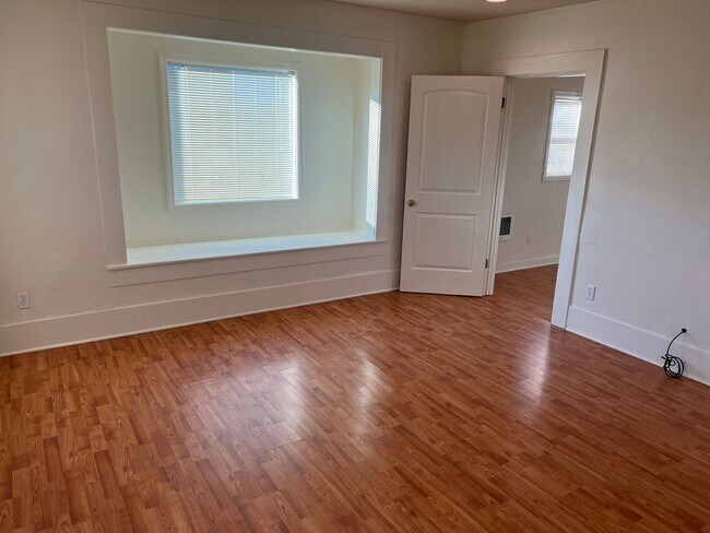 Photo - 1853 Garden Ave