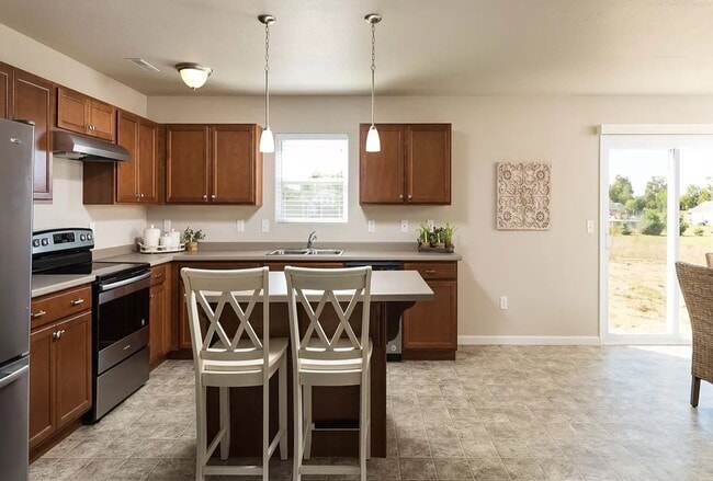 Photo - Newer 2000 sq ft 4 bedroom home for Lease