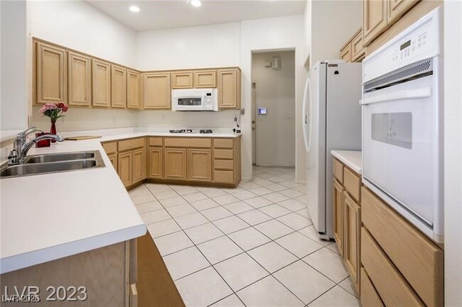 Photo - 3033 Highland Falls Dr