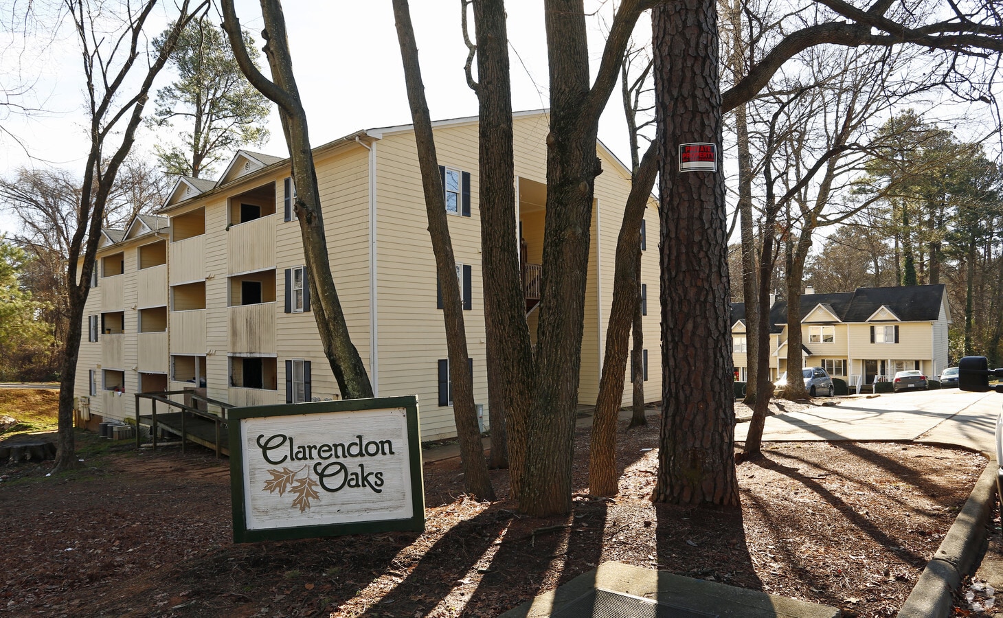 Clarendon Apartments and Townhomes - Clarendon Apartments and Townhomes