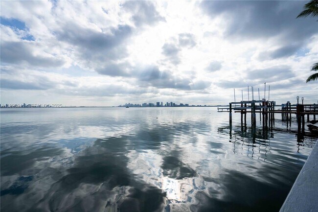 Photo - 1750 S Treasure Dr Unit 1