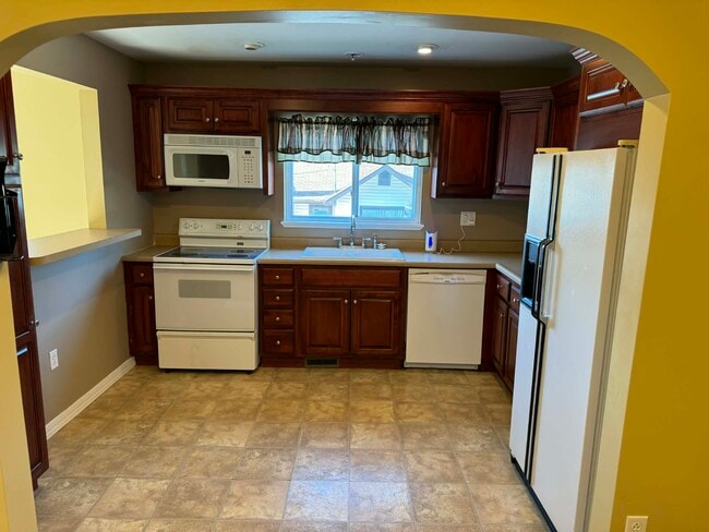 Building Photo - 649-1 Allen Ave