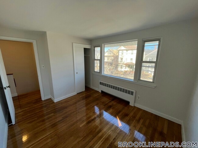 Building Photo - 119 Chestnut St Rental
