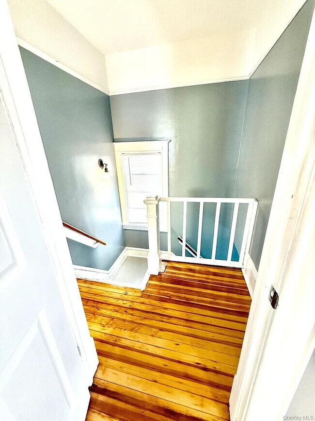 30 Manitou Ave Unit 2