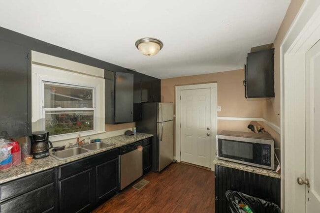 Photo - 708 Cabell Dr