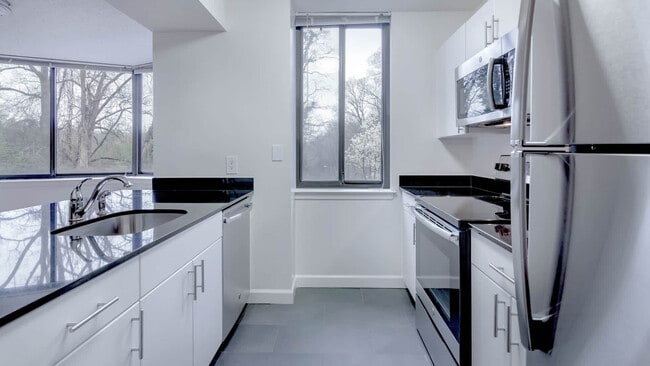 Cocina con electrodomésticos de acero inoxidable - 2501 Porter