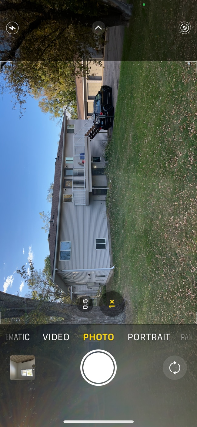 Building Photo - 777 1/2 St S Unit Apartment 1