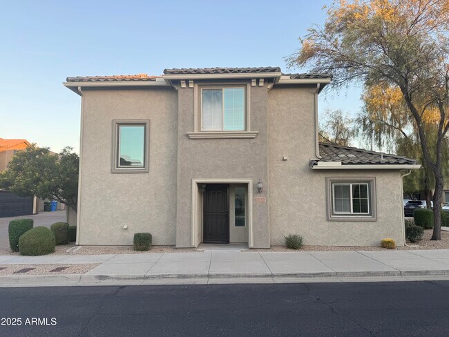 Building Photo - 3670 E Zachary Dr