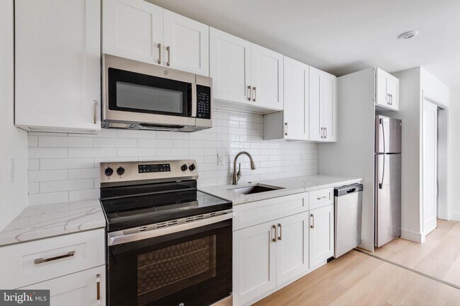 Building Photo - 3517 N 16th St Unit 2 Rental