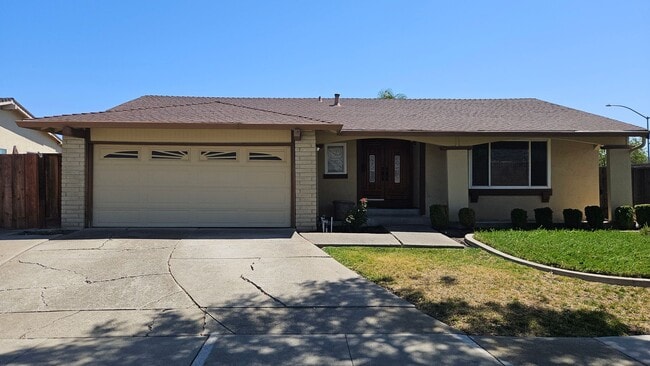 Building Photo - PLEASANTON SINGLE LEVEL HOUSE