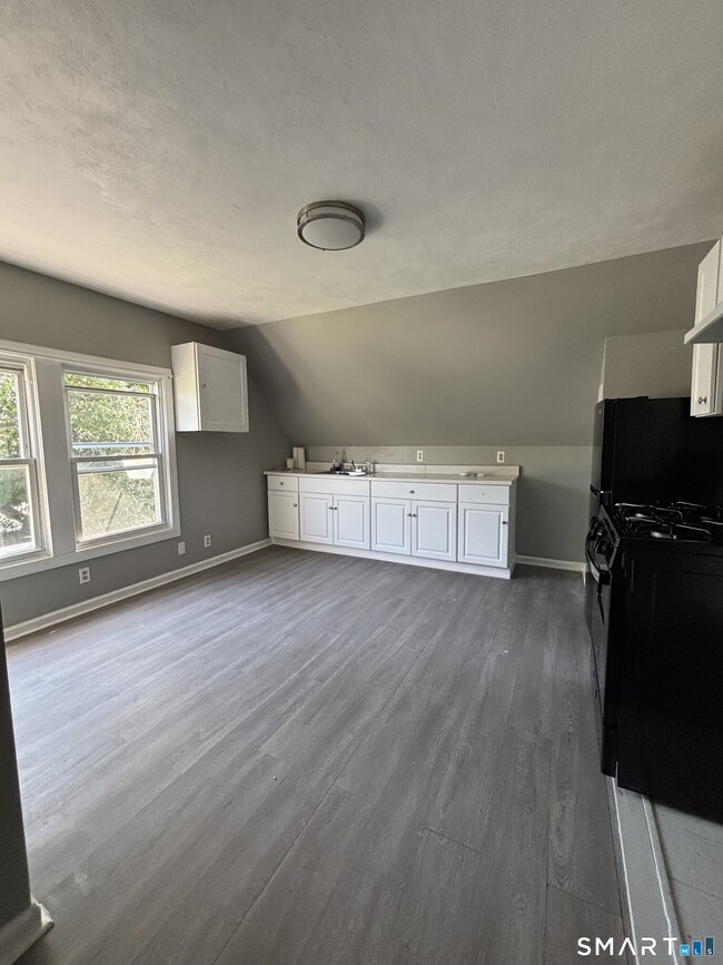 Photo - 358 Blohm St
