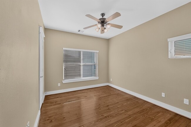 Photo - 205 Riley Ln