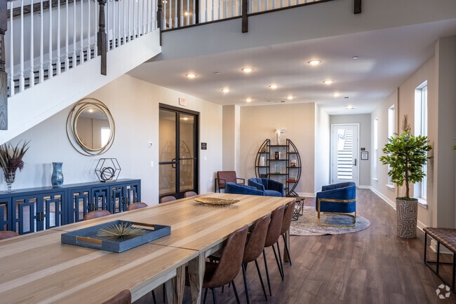Hopkinson Lounge