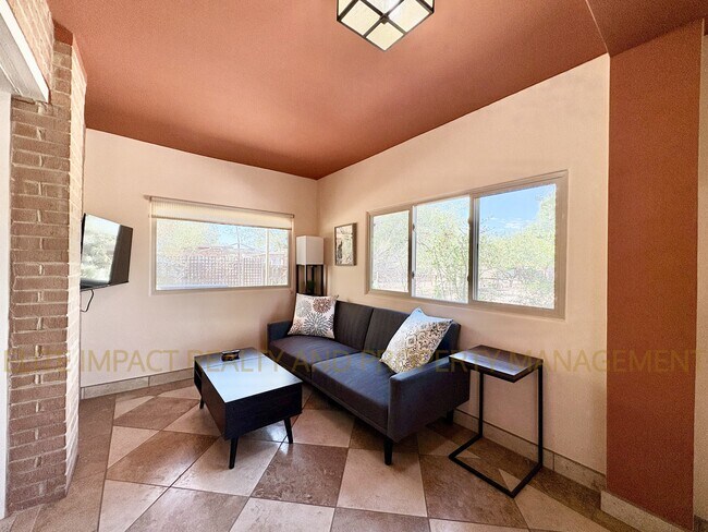 Photo - 2819 N Woodland Ave